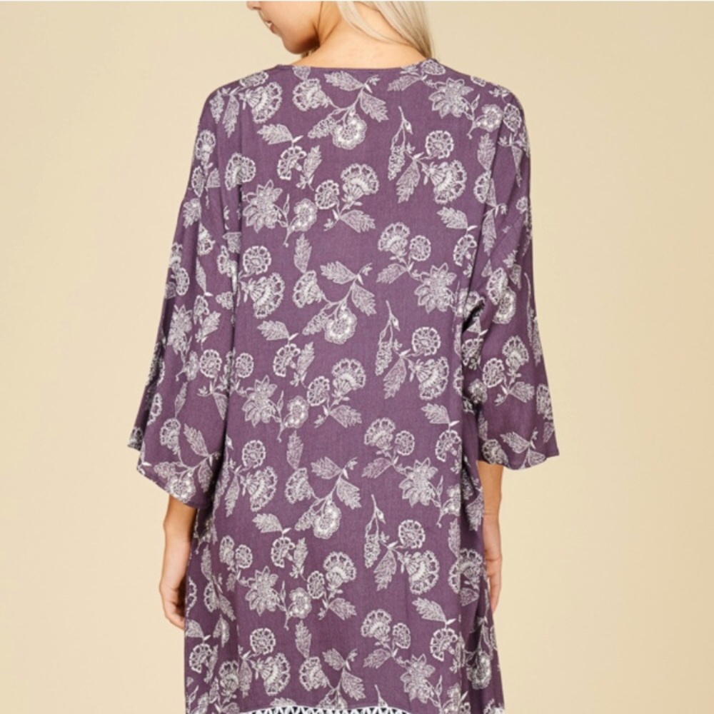 ‼️JUST IN‼️ Crescent Vivian floral tasseled kimono - Picture 4 of 4
